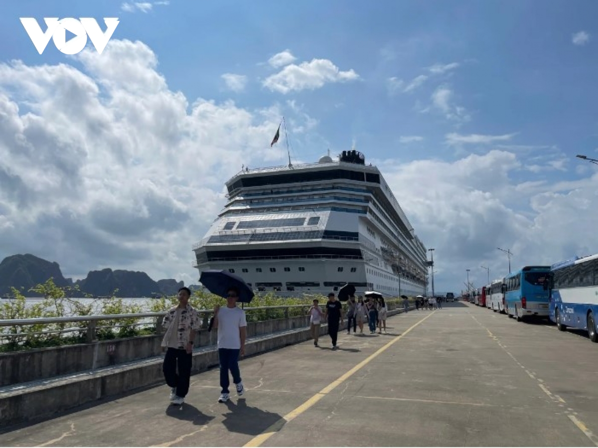 Quang Ninh gets ready for busy cruise season